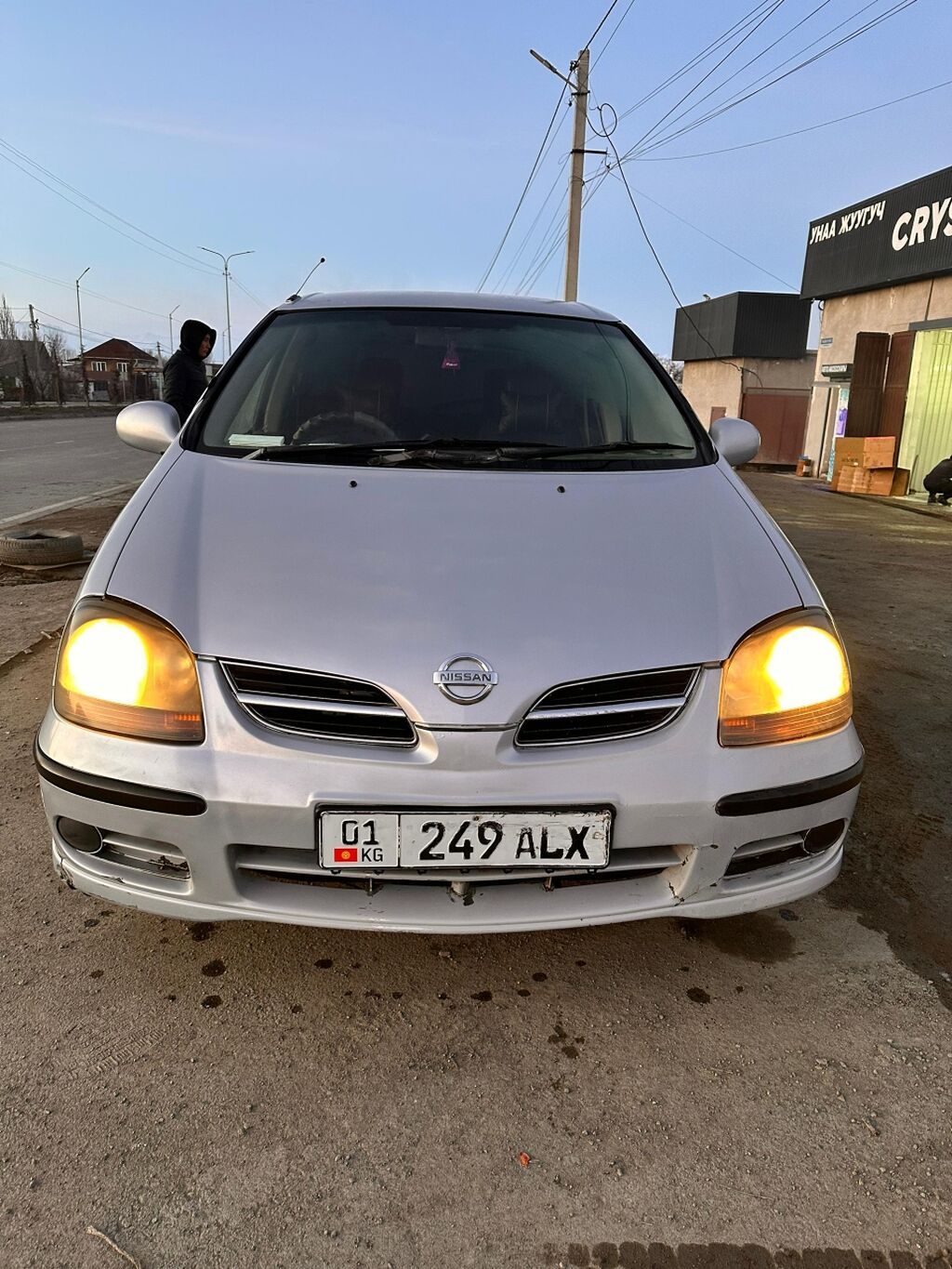 Nissan Almera Tino
