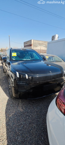 Lynk &amp; Co 900