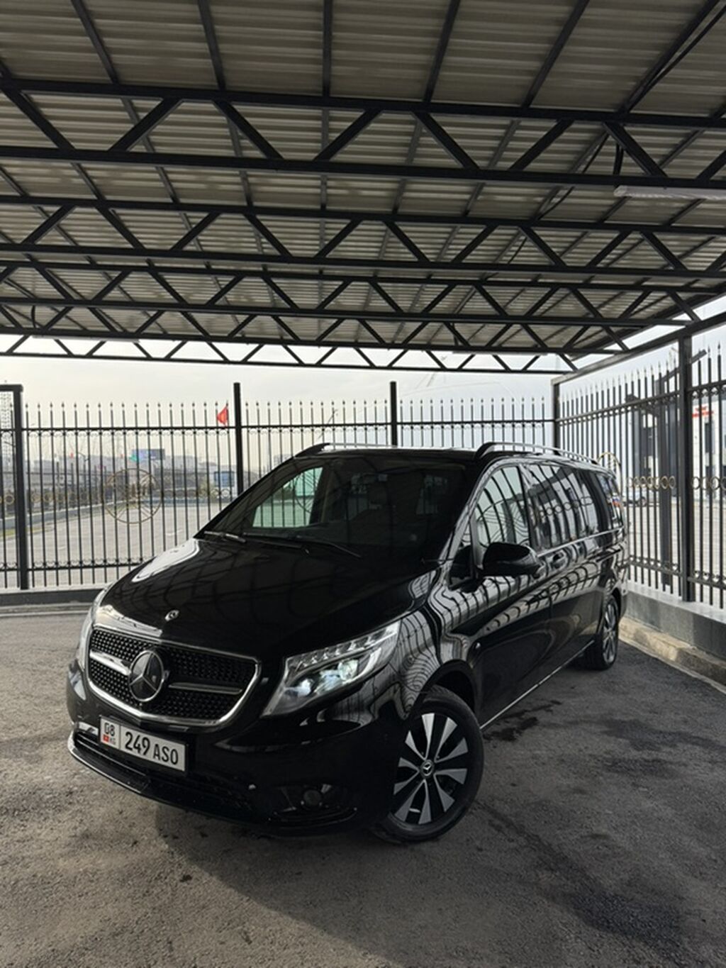 Mercedes-Benz V-Class