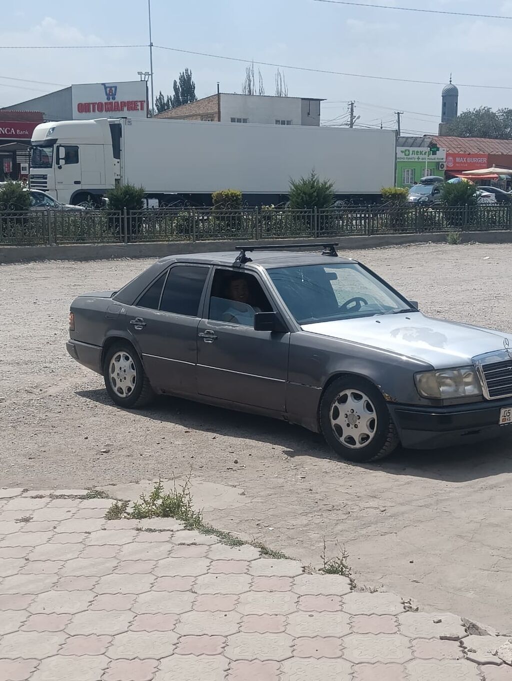 Mercedes-Benz W124