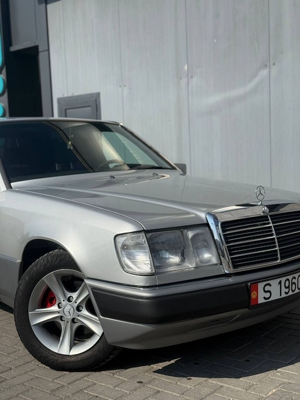 Mercedes-Benz W124