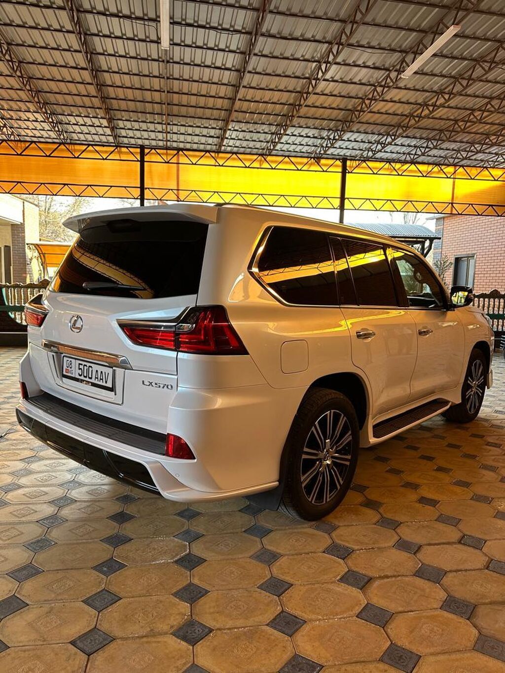 Lexus LX