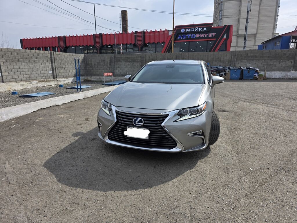 Lexus ES