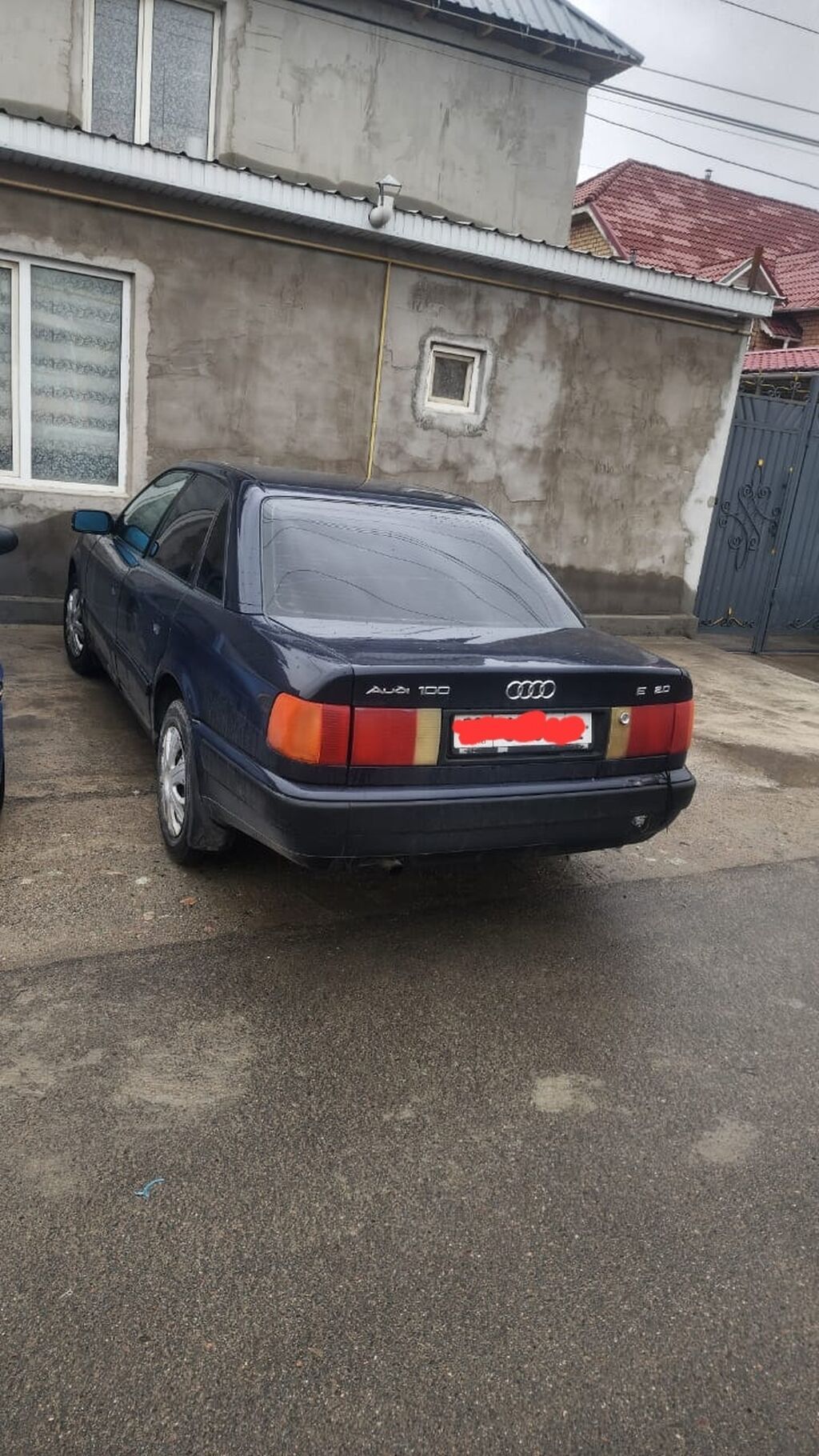 Audi 100