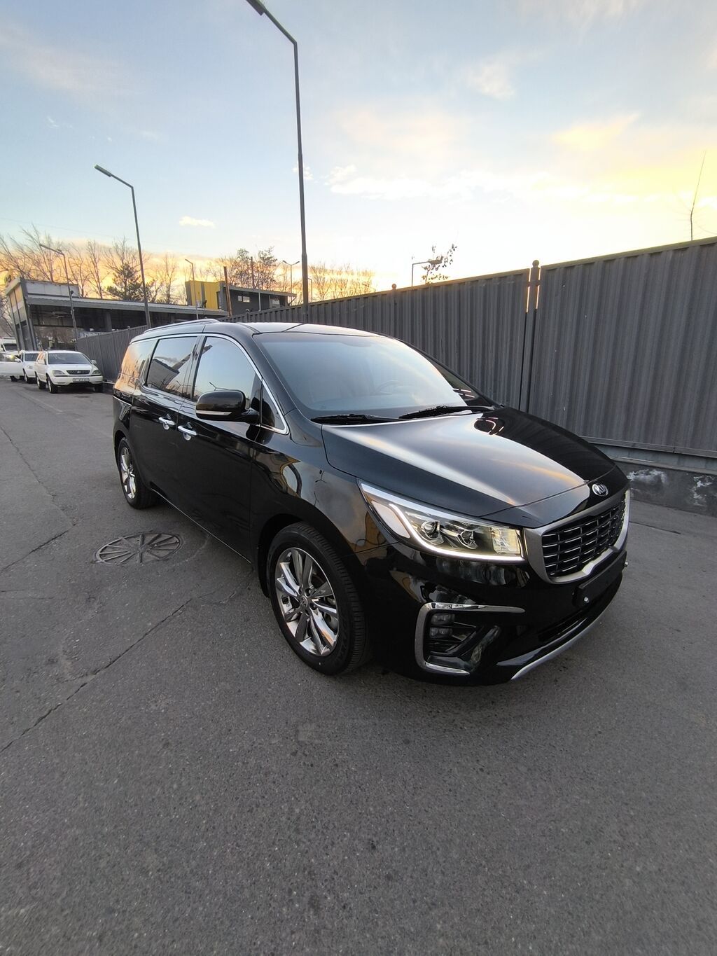 Kia Carnival