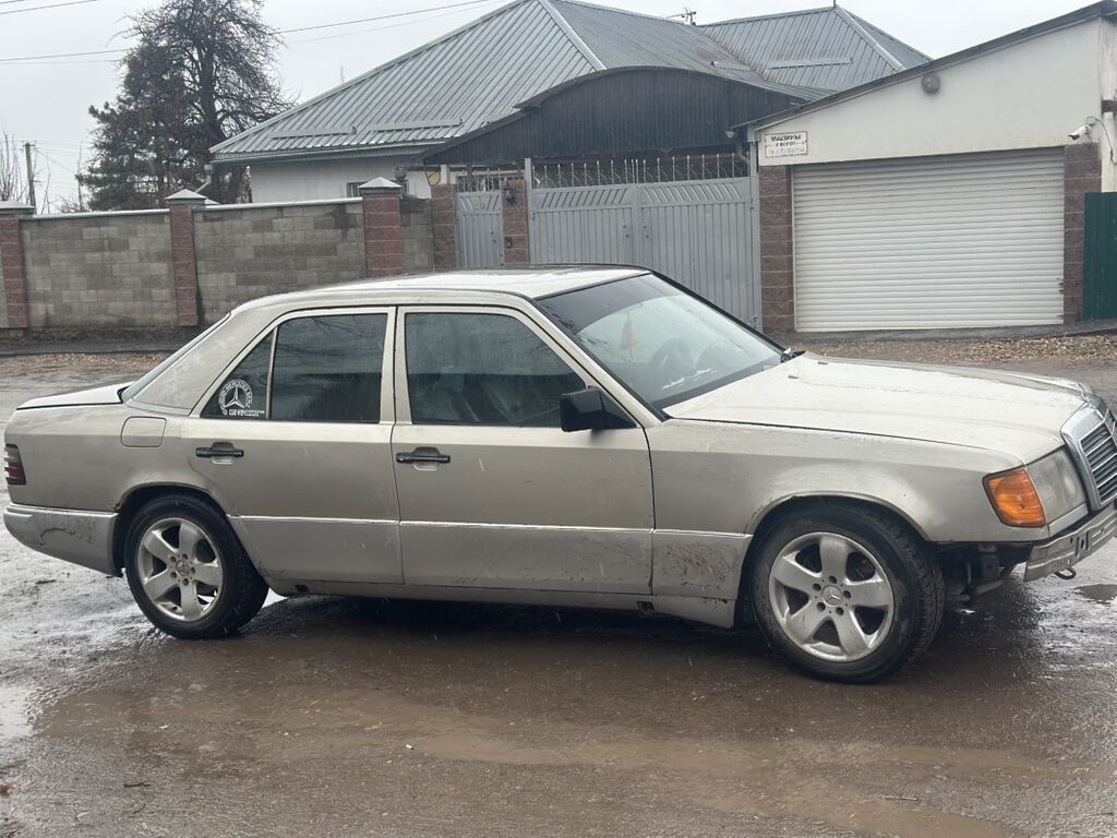 Mercedes-Benz W124