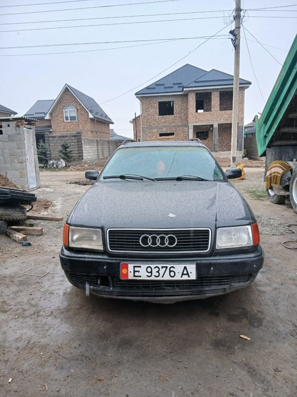 Audi 100