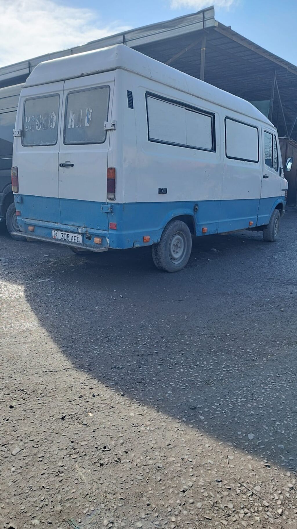 Mercedes-Benz T1