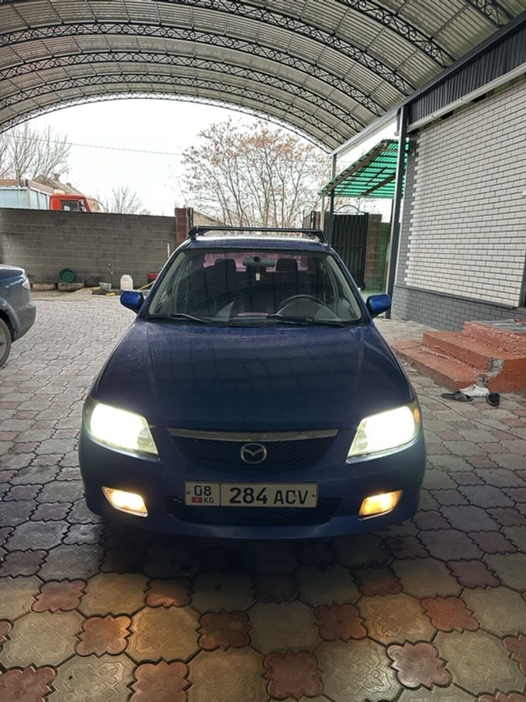 Mazda 323