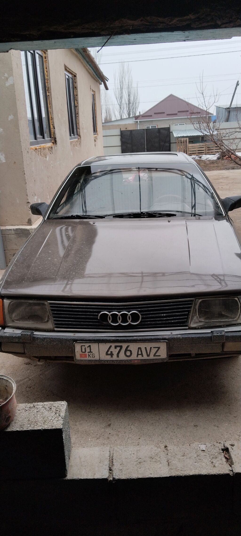 Audi 100