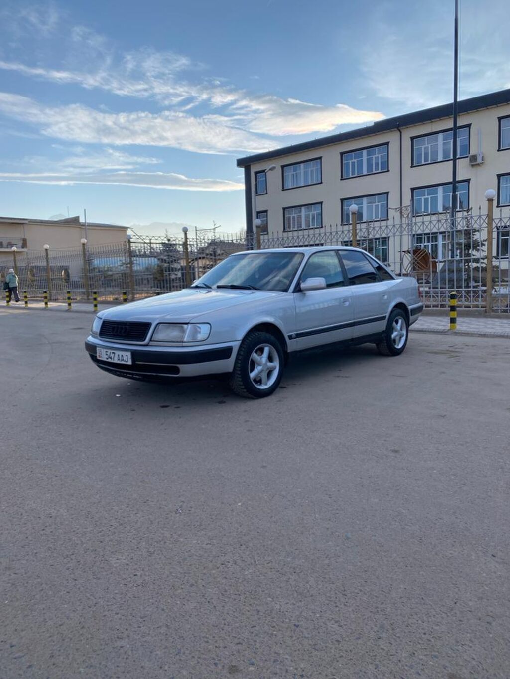 Audi 100