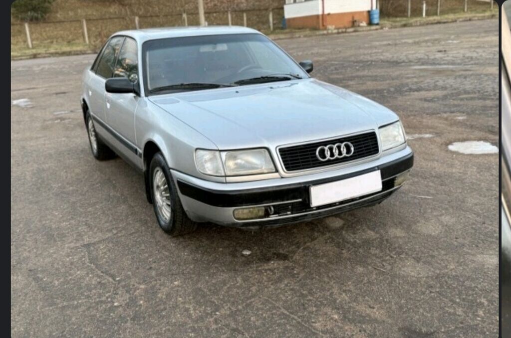 Audi 100