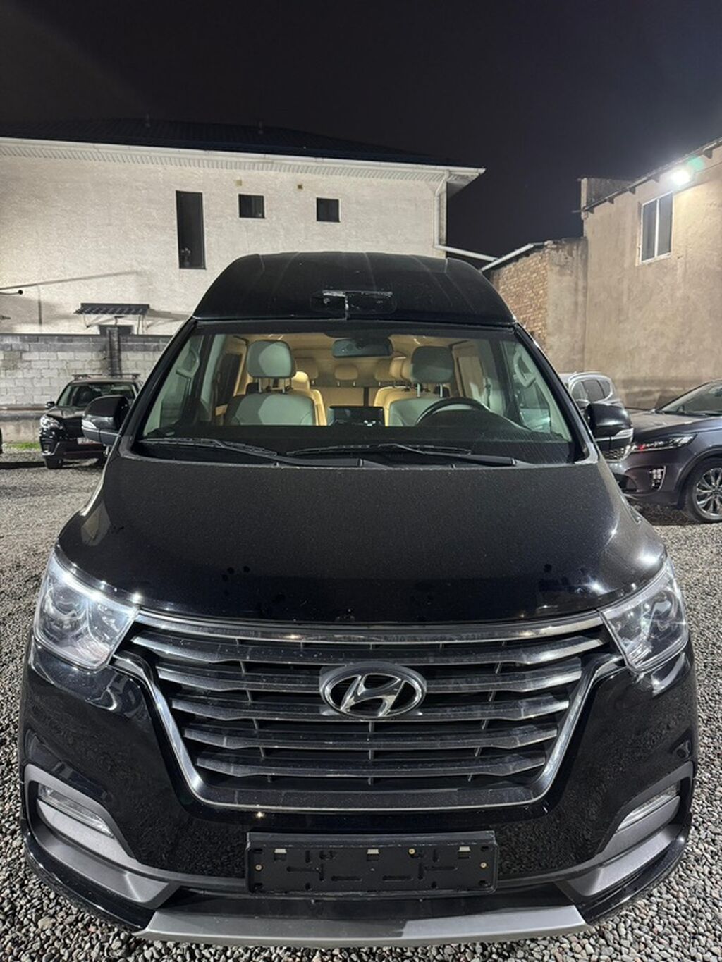 Hyundai Starex