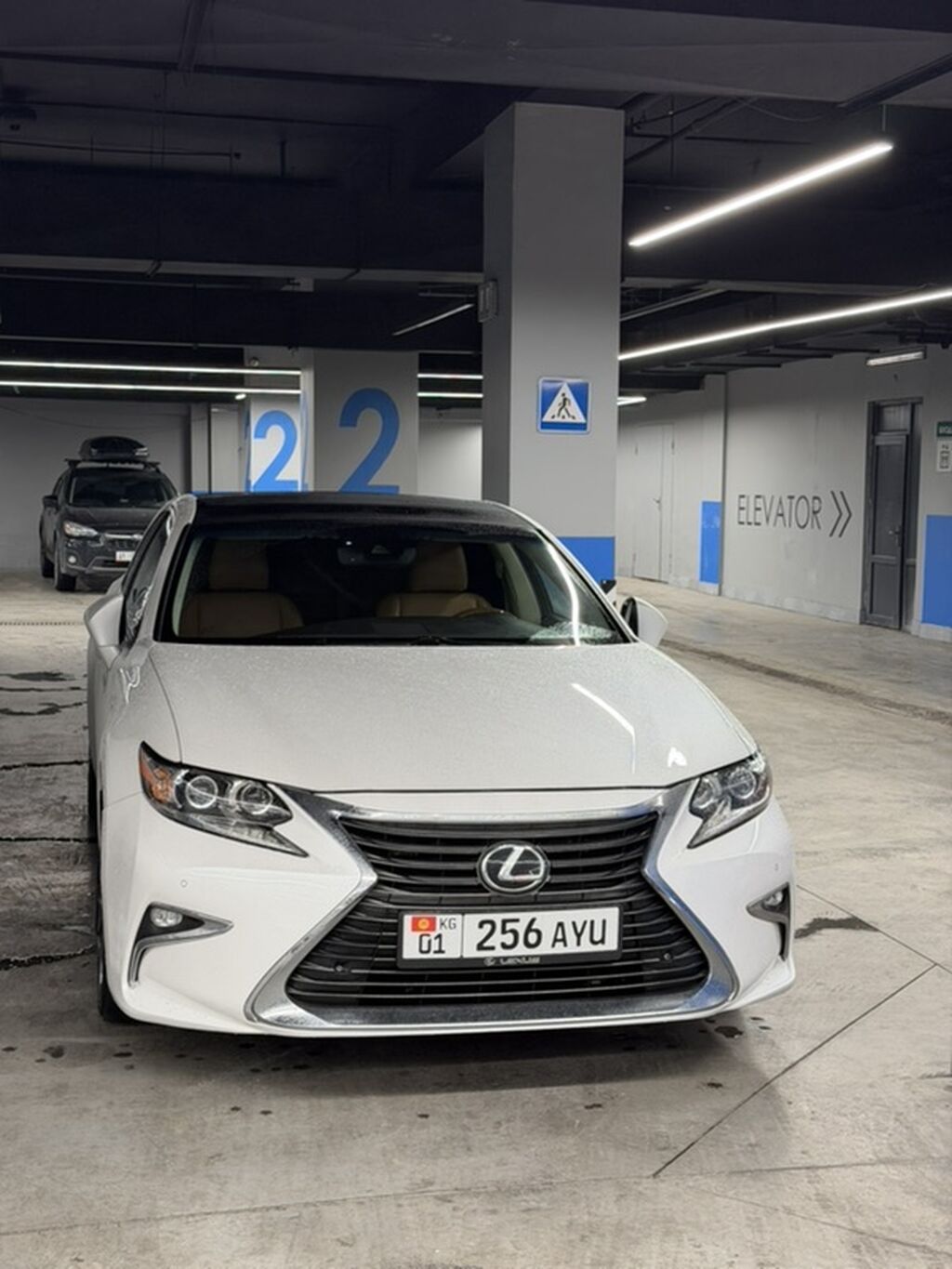 Lexus ES