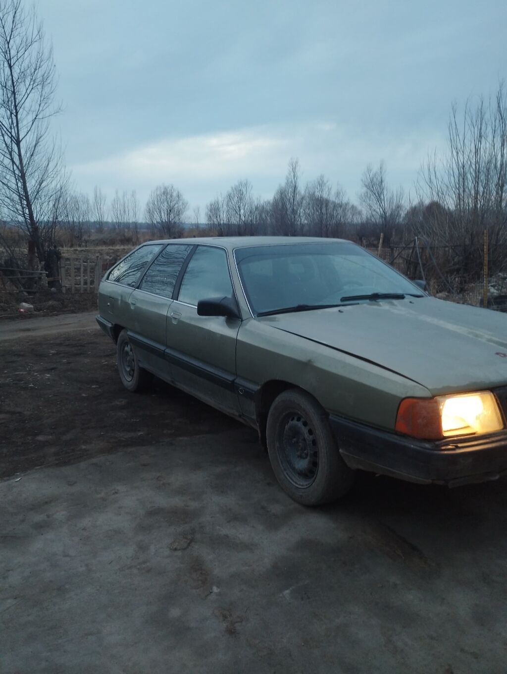 Audi 100