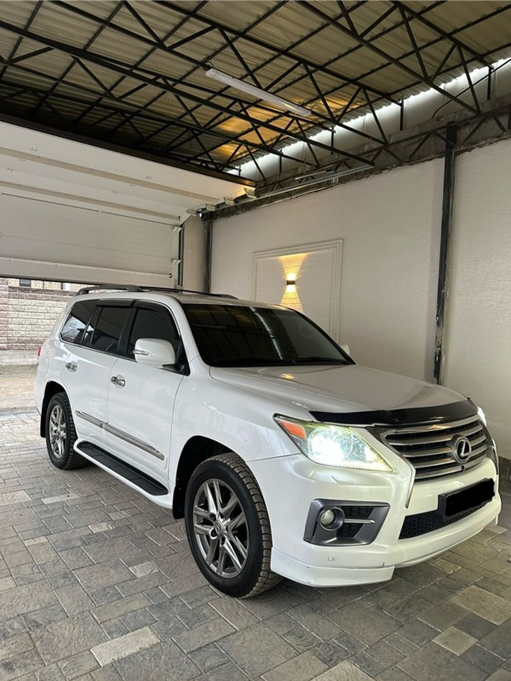 Lexus LX