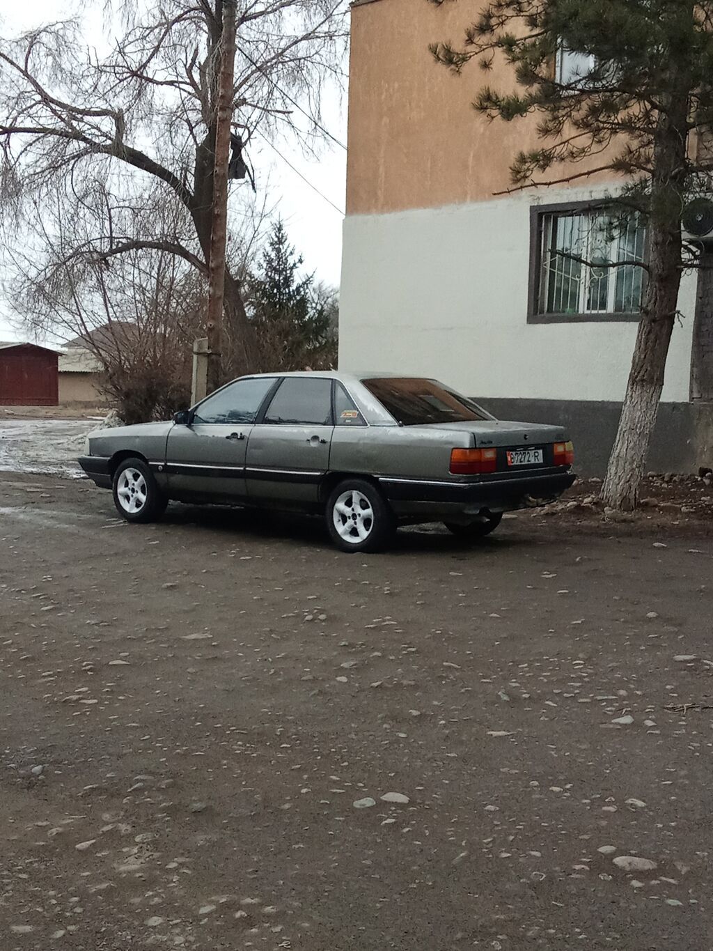 Audi 100