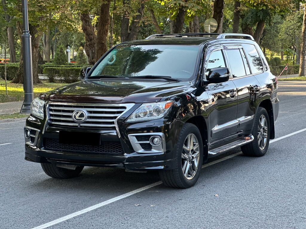 Lexus LX