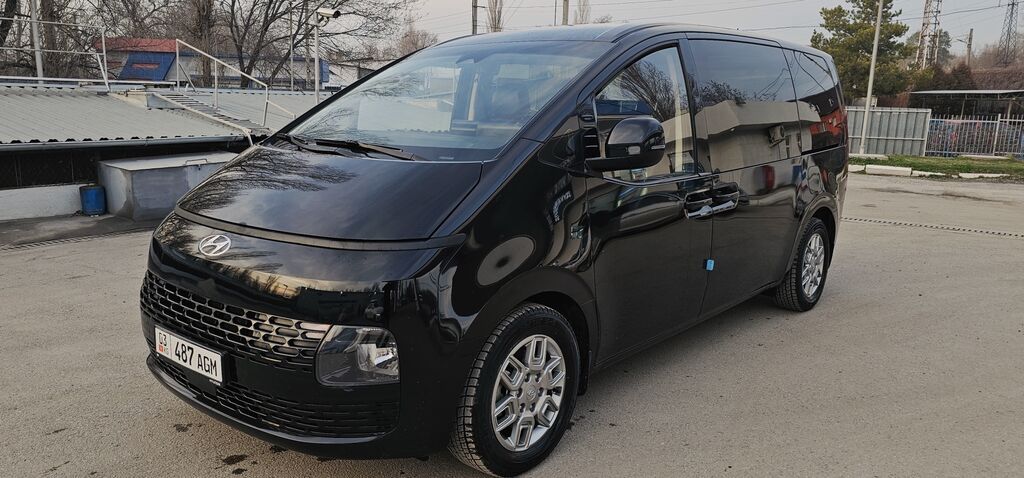 Hyundai Staria