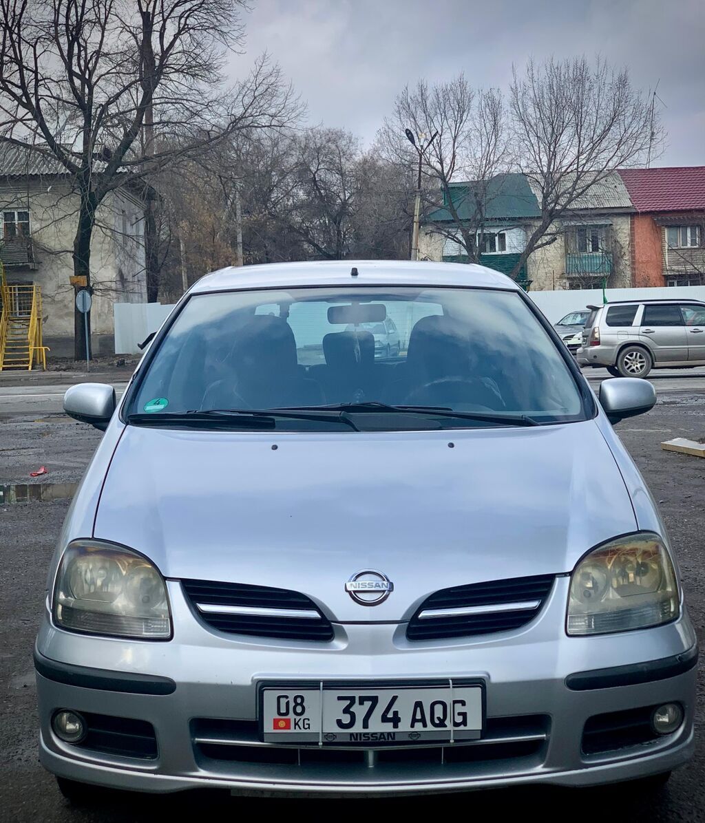 Nissan Almera Tino