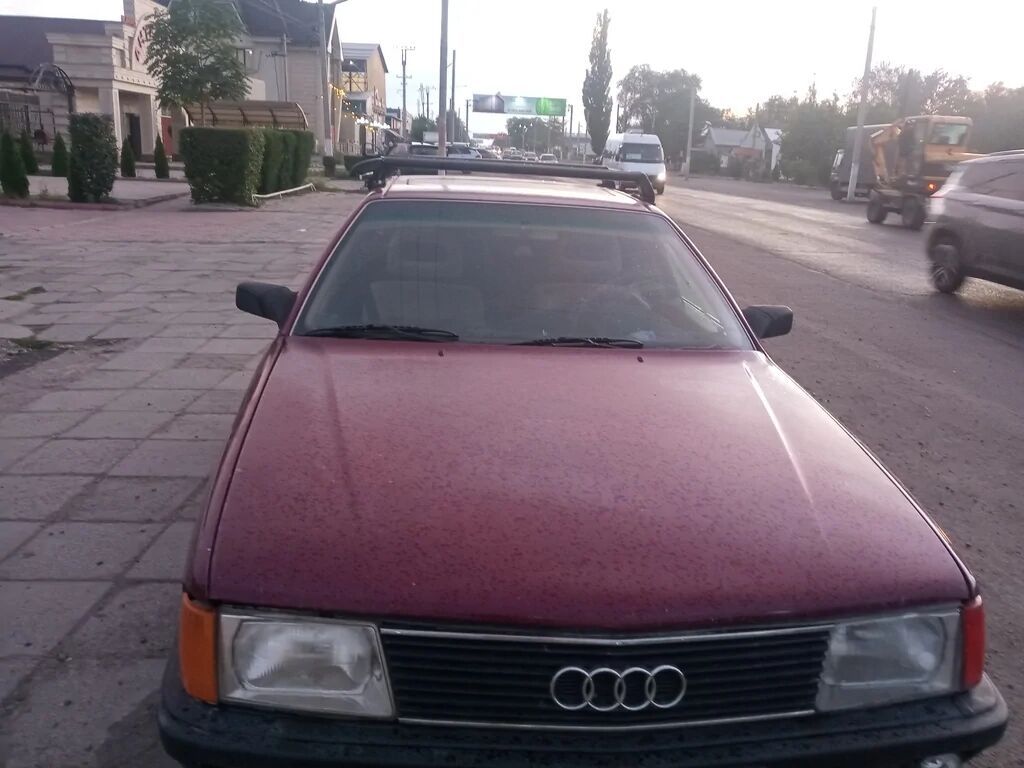 Audi 100