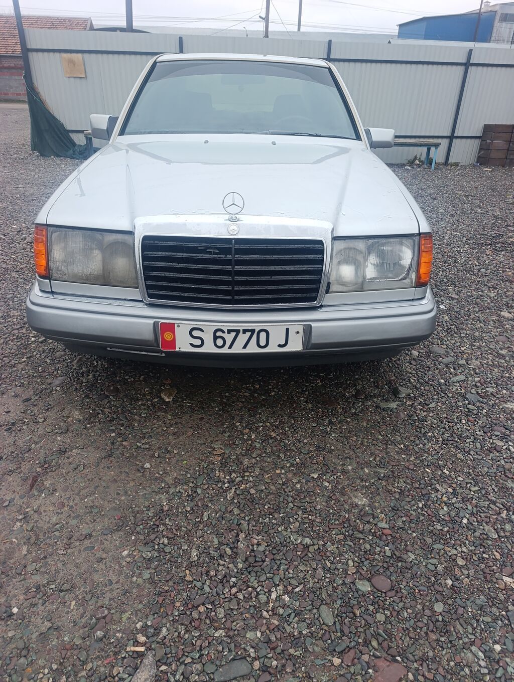 Mercedes-Benz W124