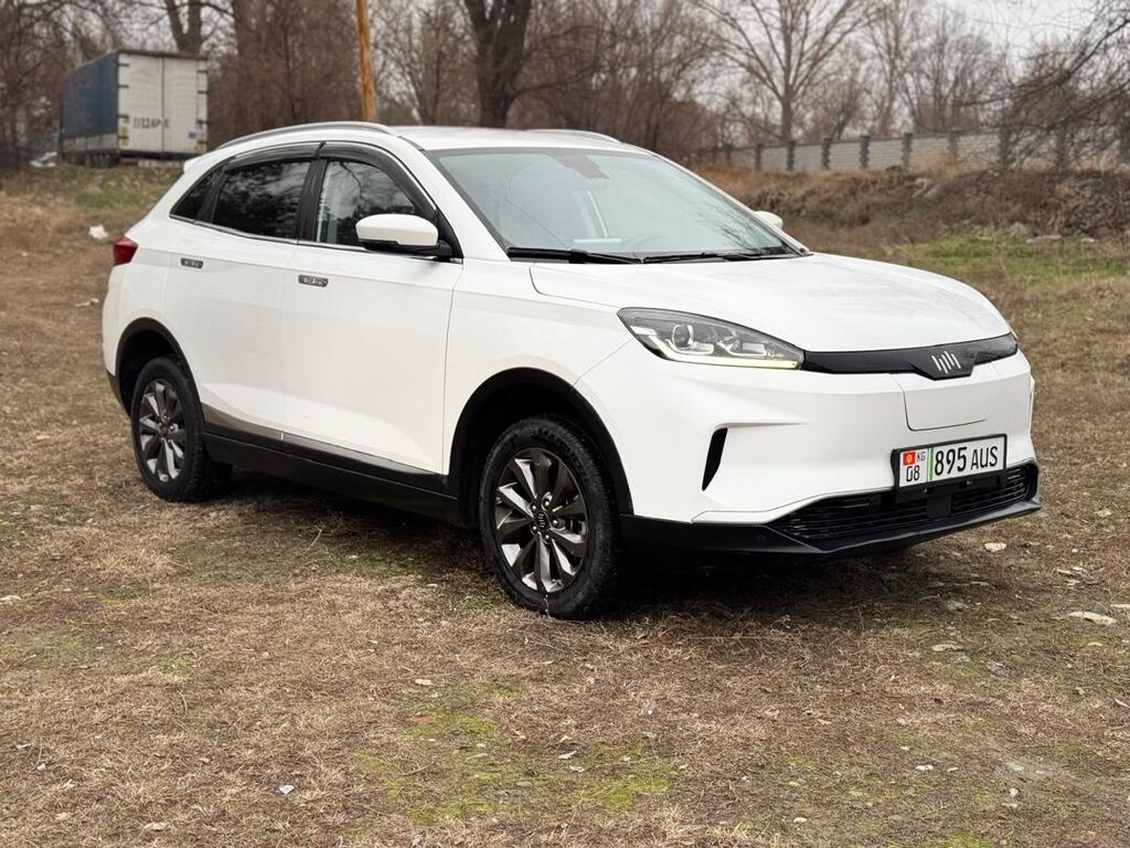 Weltmeister EX5, 2021 г., 126000 км, Передний