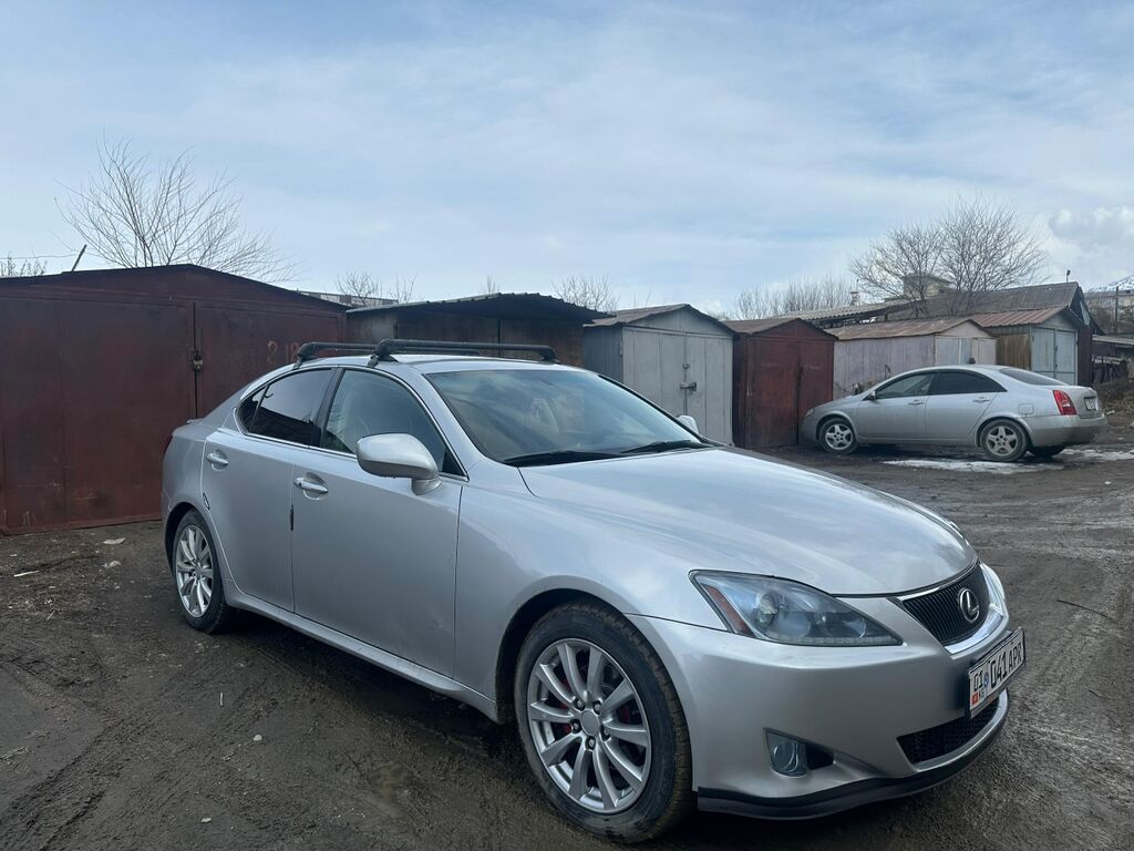 Lexus IS