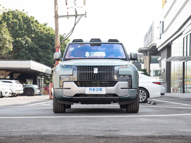 BYD Yangwang U8