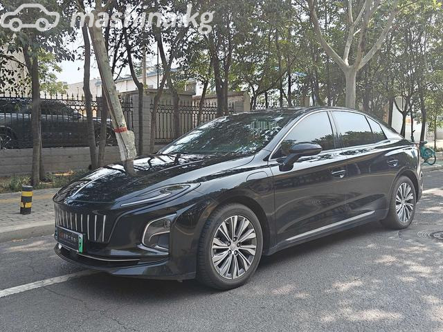 Hongqi E-QM5