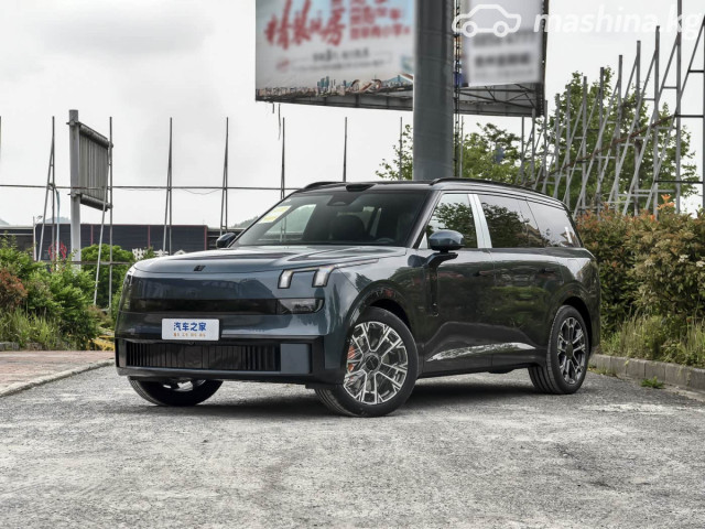 Lynk &amp; Co 900