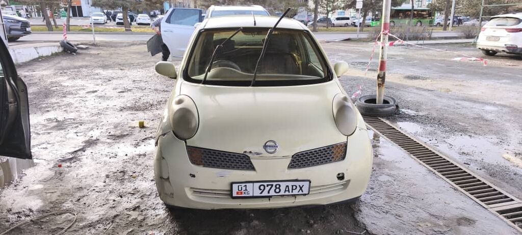 Nissan March