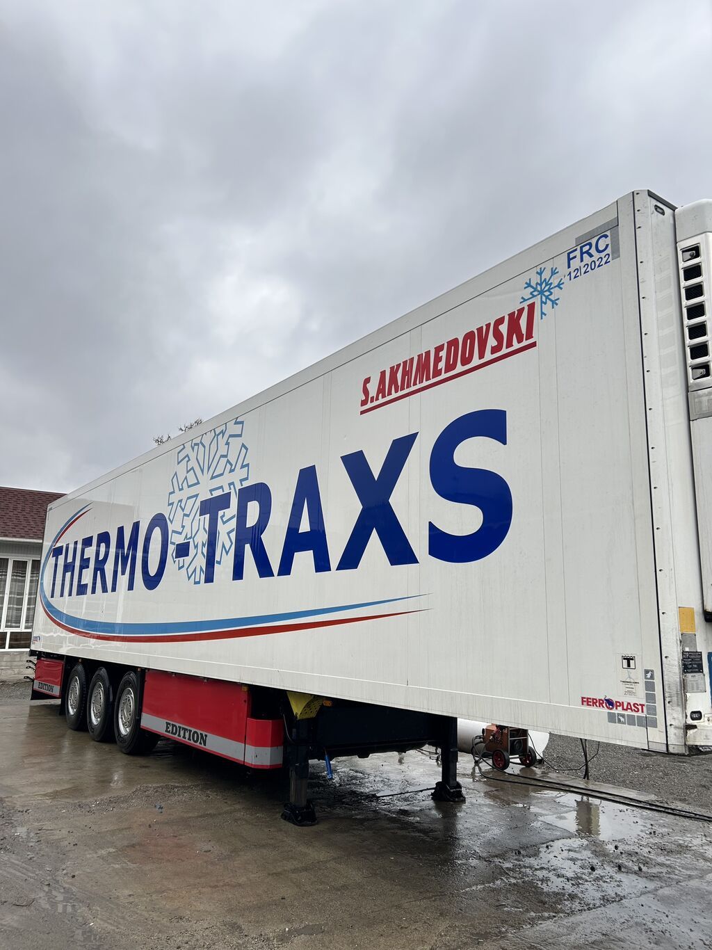 Продается прицеп SCHMITZ CARGOBULL SLX400 в очень хорошем состоянии