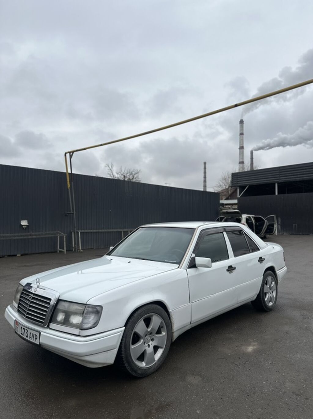 Mercedes-Benz W124