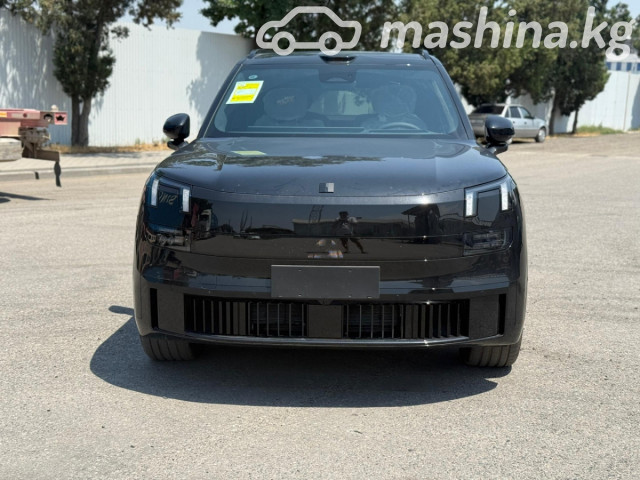 Lynk &amp; Co 900