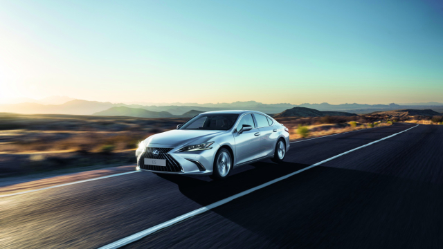 Lexus ES