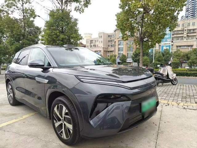 BYD Tang L