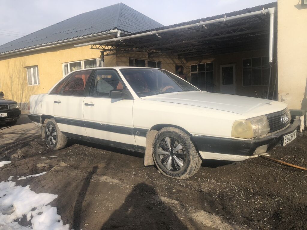 Audi 100