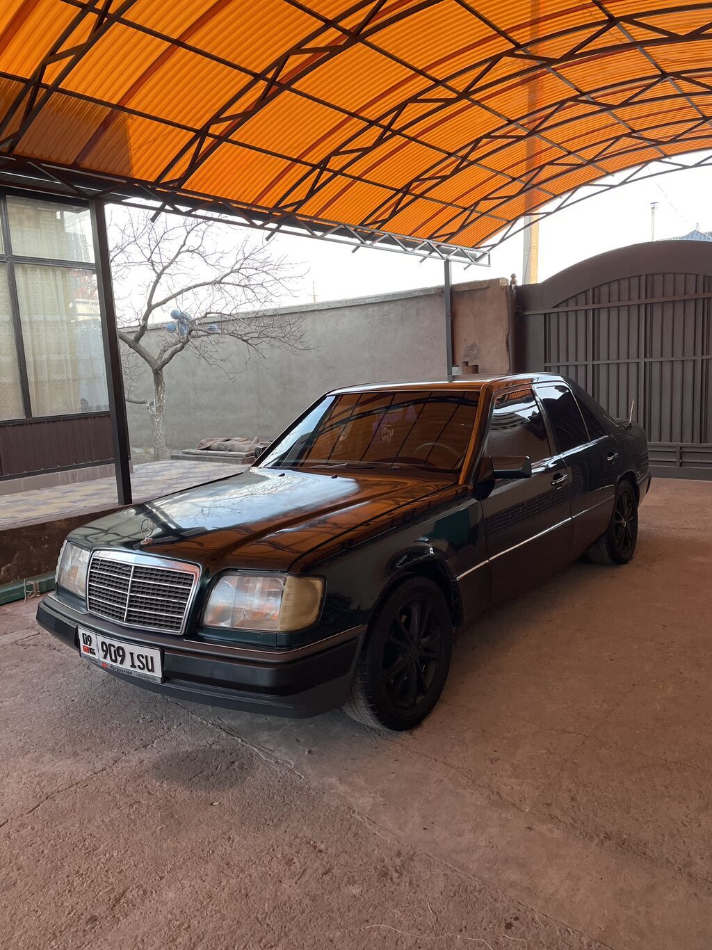 Mercedes-Benz W124