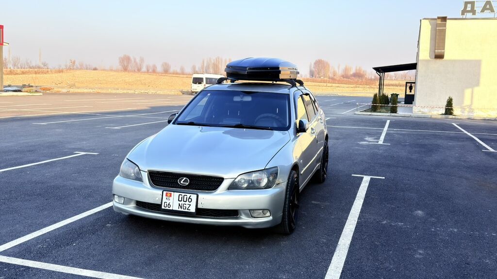 Lexus IS