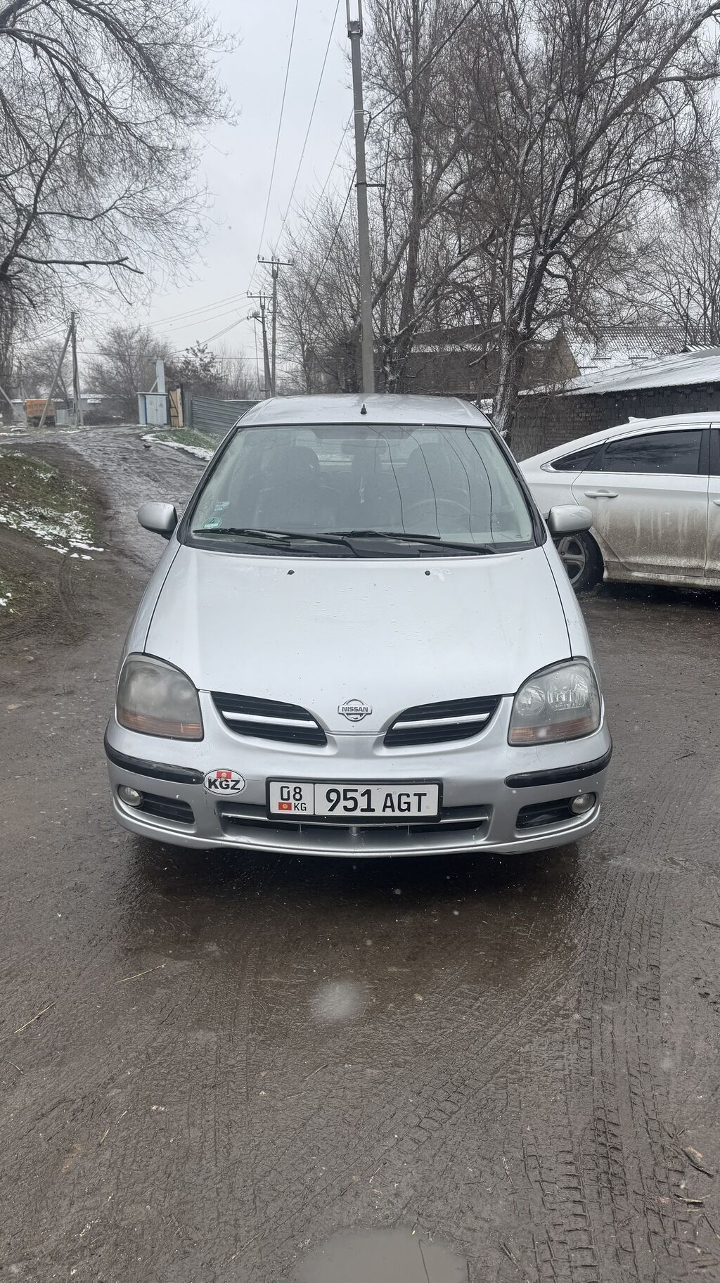 Nissan Almera Tino