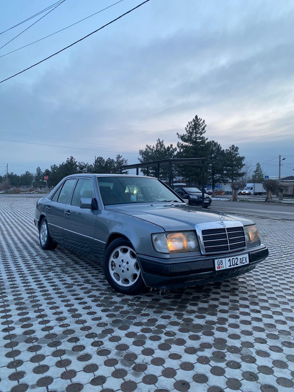 Mercedes-Benz W124