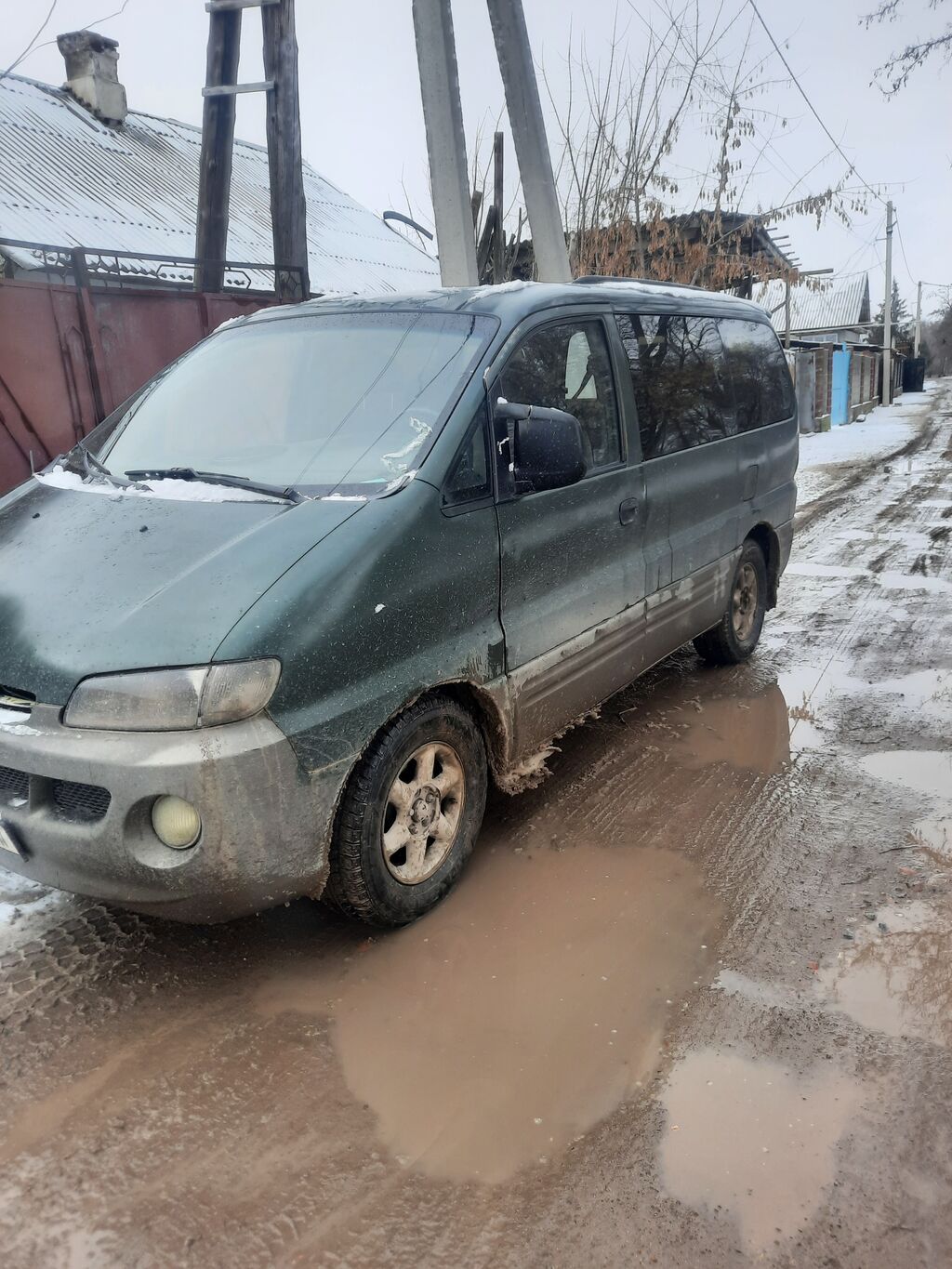 Hyundai Starex