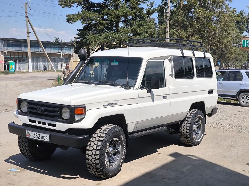 Toyota Land Cruiser