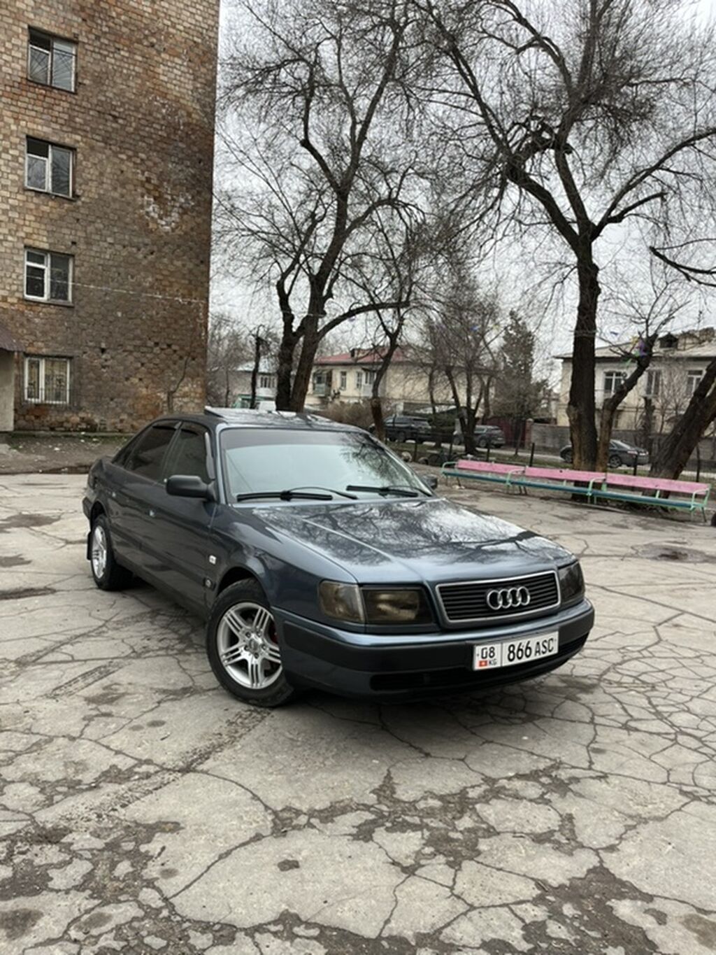 Audi 100