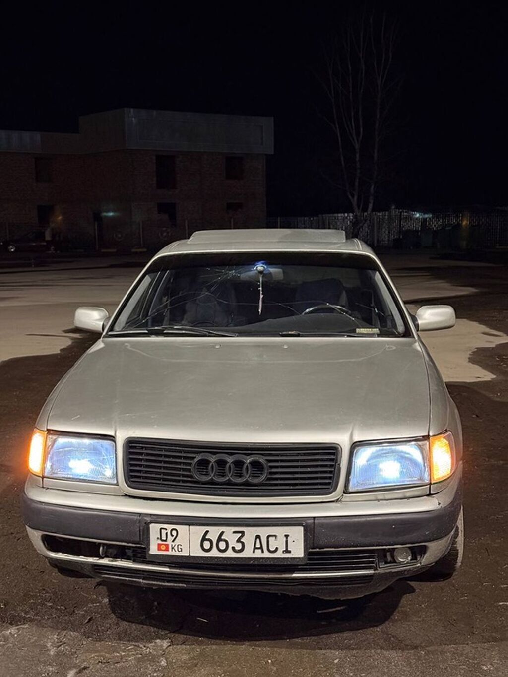 Audi 100