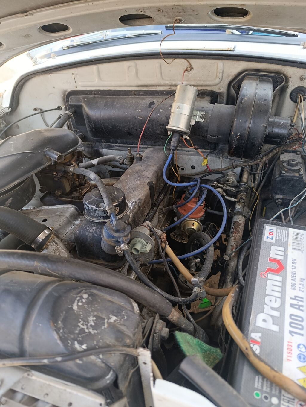 Продам ретро-автомобиль с классическим карбюраторным двигателем