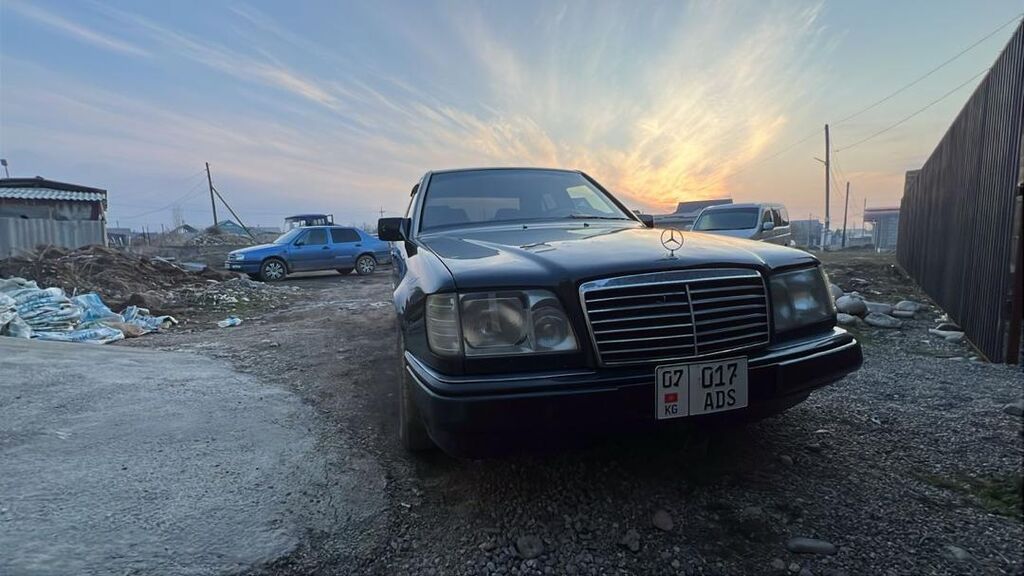 Mercedes-Benz W124