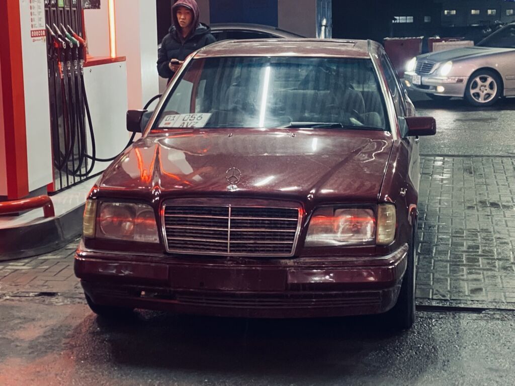 Mercedes-Benz W124