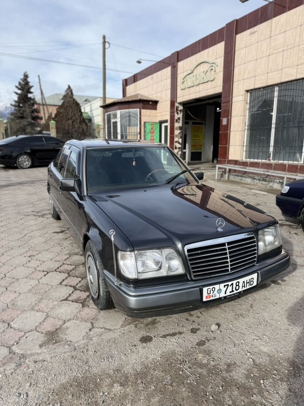 Mercedes-Benz W124